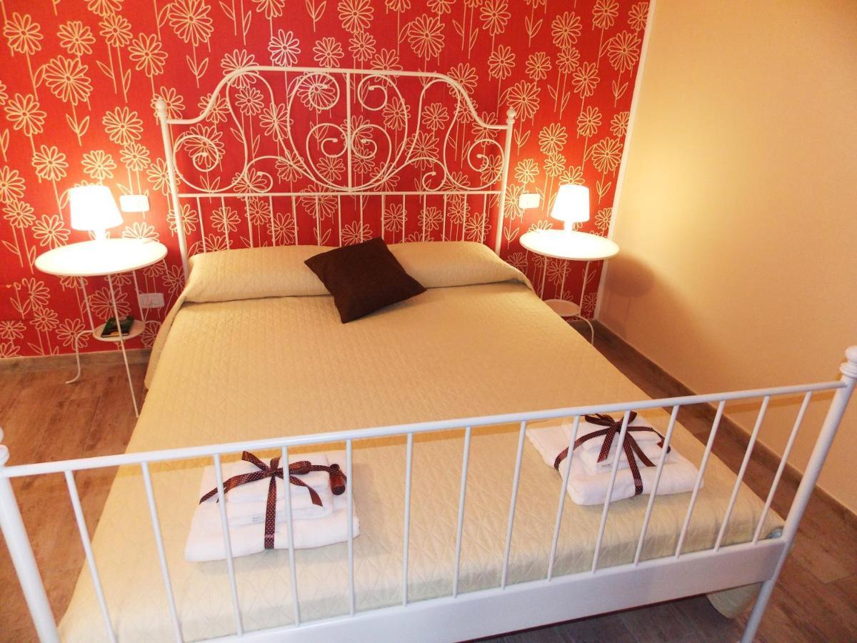 Bed and Breakfast Il Vicoletto Фрашинето Экстерьер фото